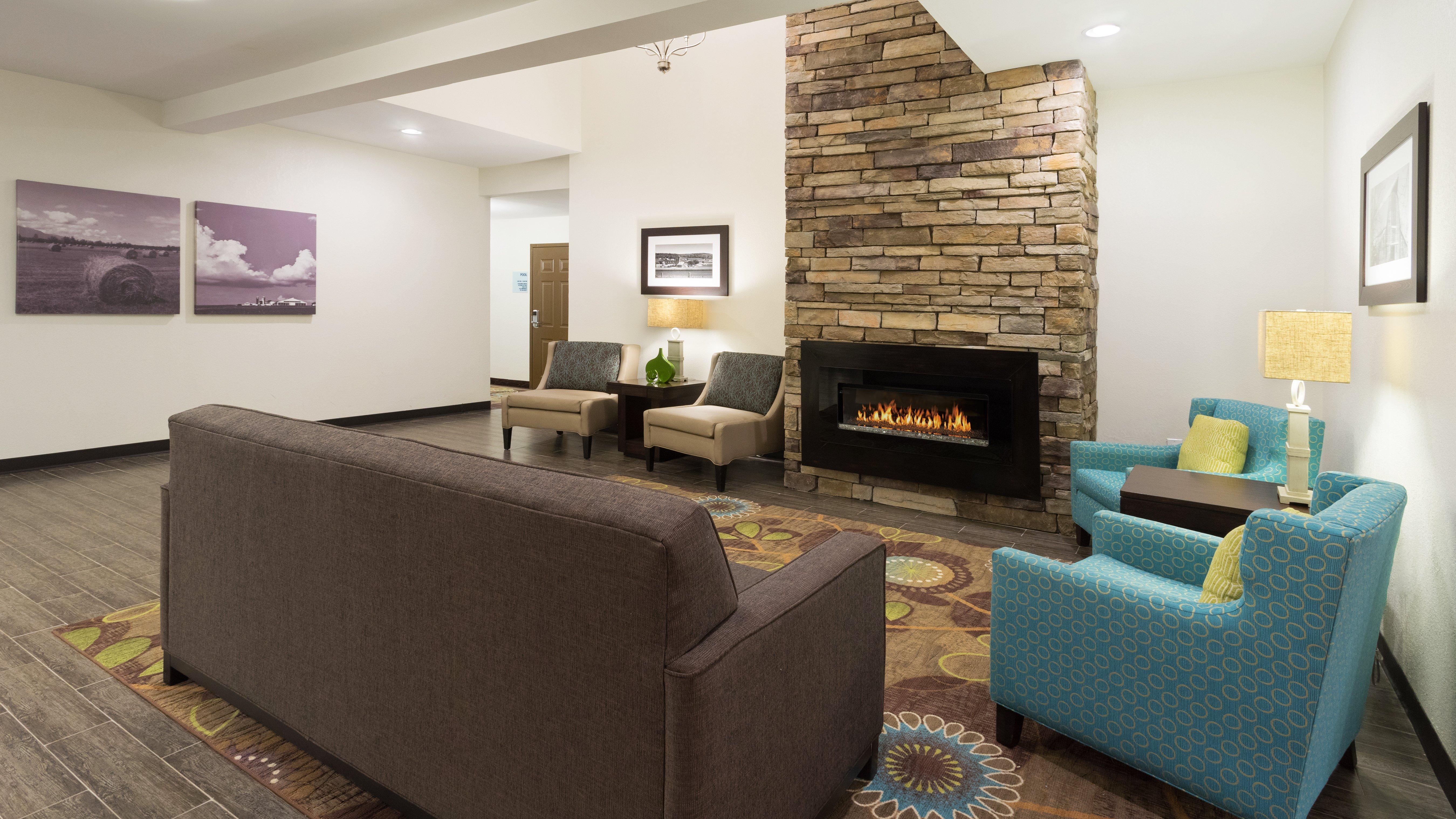 Holiday Inn Express & Suites Wyomissing By Ihg West Reading Exterior photo