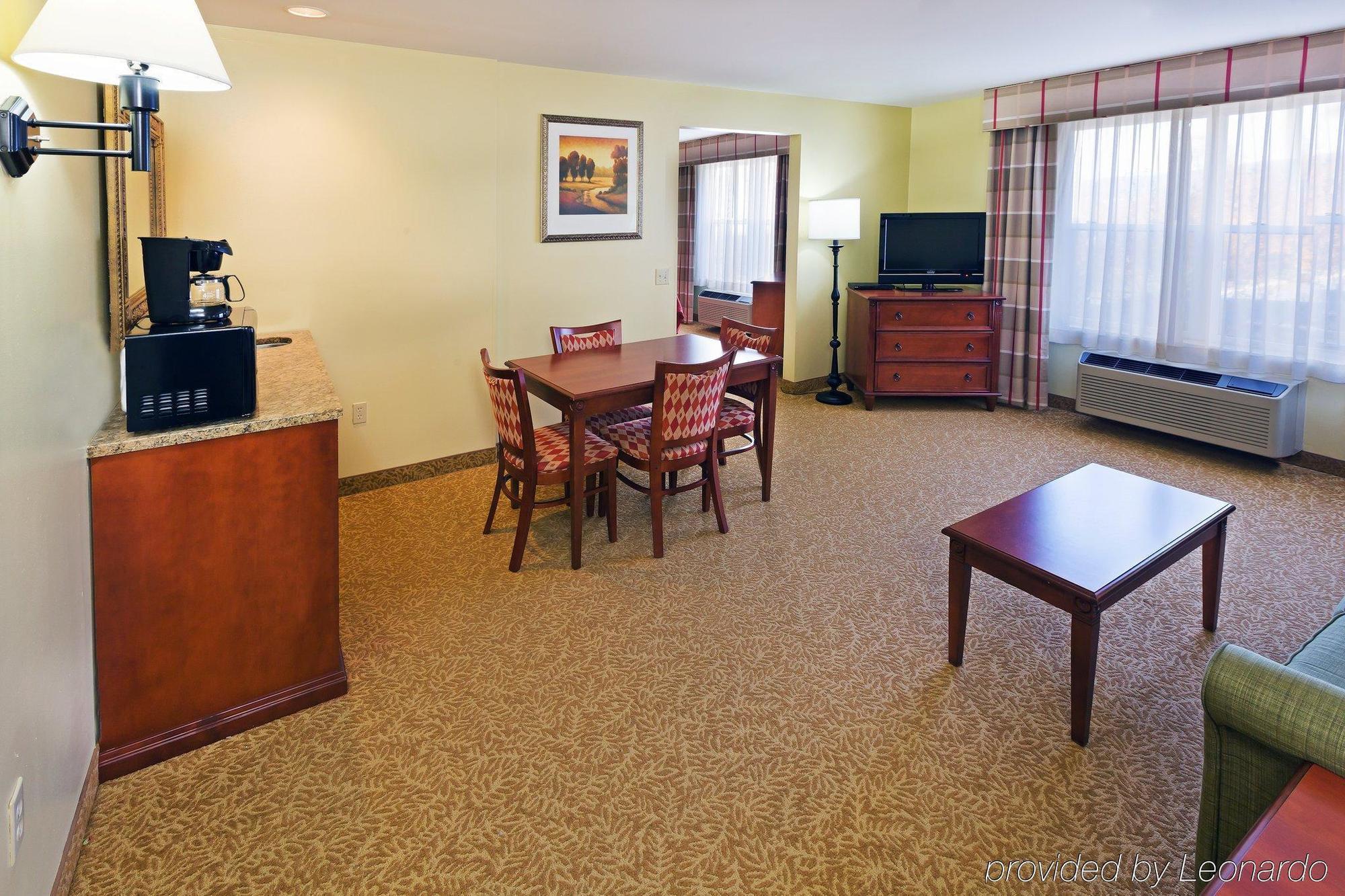 Holiday Inn Express & Suites Wyomissing By Ihg West Reading Room photo
