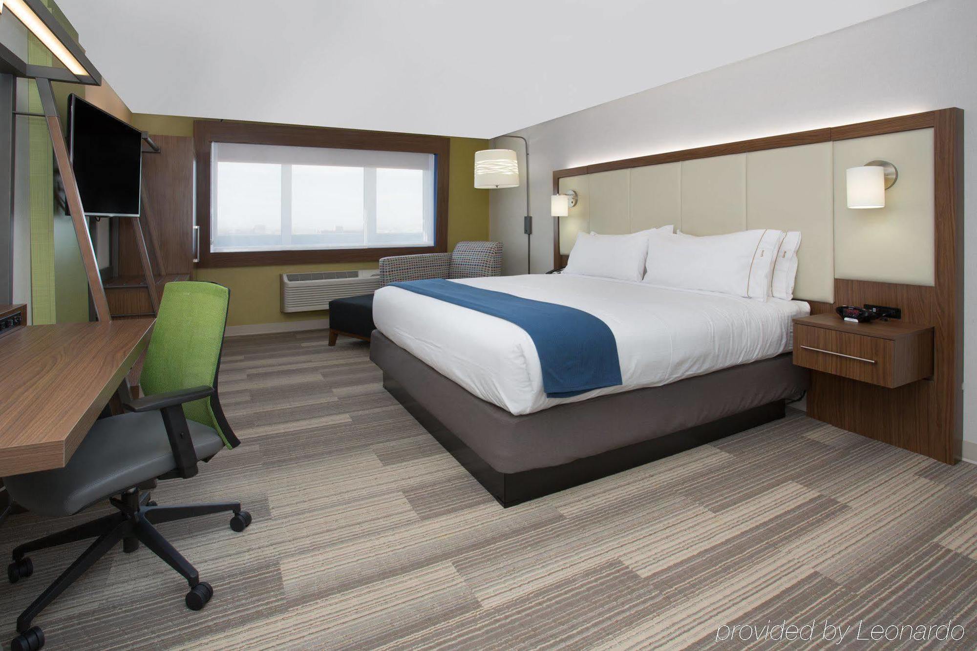Holiday Inn Express & Suites Wyomissing By Ihg West Reading Exterior photo